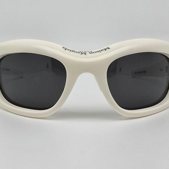 *SOLD* Maison Margiela x Gentle Monster MM002 White Frame Grey Lens Sunglasses - Picture 2 of 16